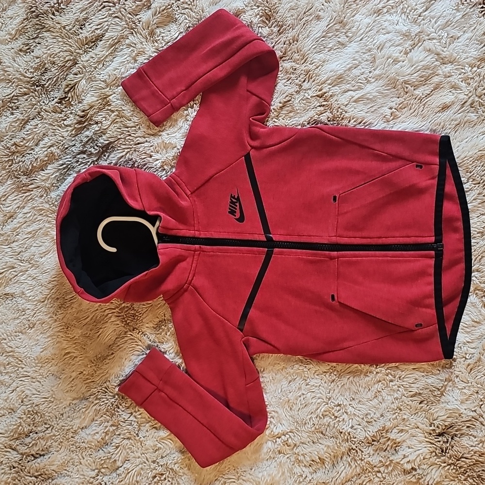 Nike Tech Zip Up Jacket size XS 3-4 Years